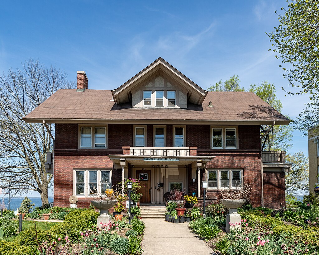 Mendota Lake House Inn B&B