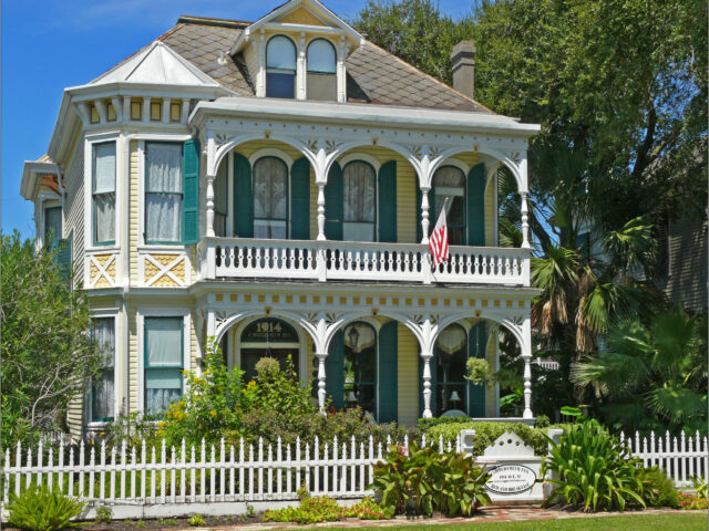 CopperSmith Inn Bed And Breakfast