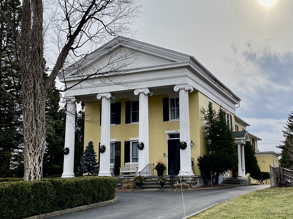 The Laurentide Inn Bed & Breakfast
