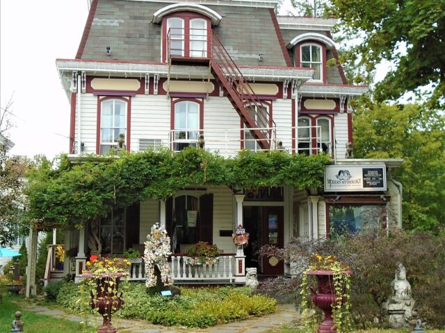 Village Green Bed And Breakfast