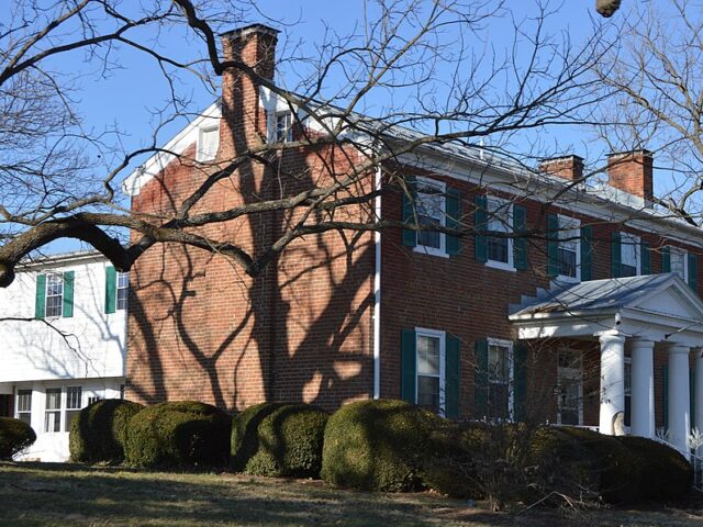 Cave Hill Farm Bed And Breakfast