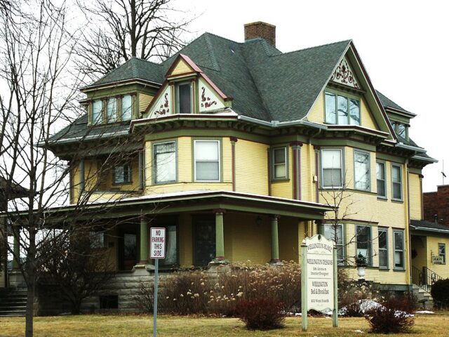 The Weis Mansion Bed And Breakfast