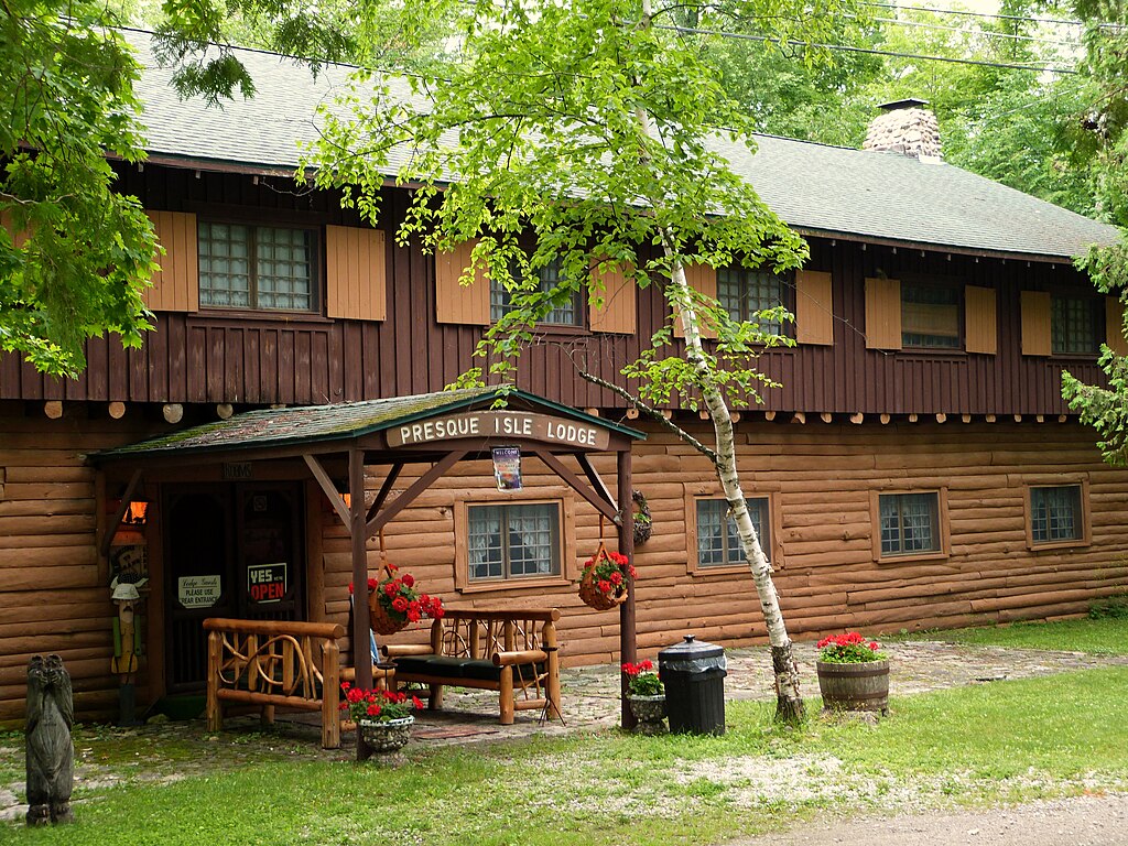Presque Isle Lodge