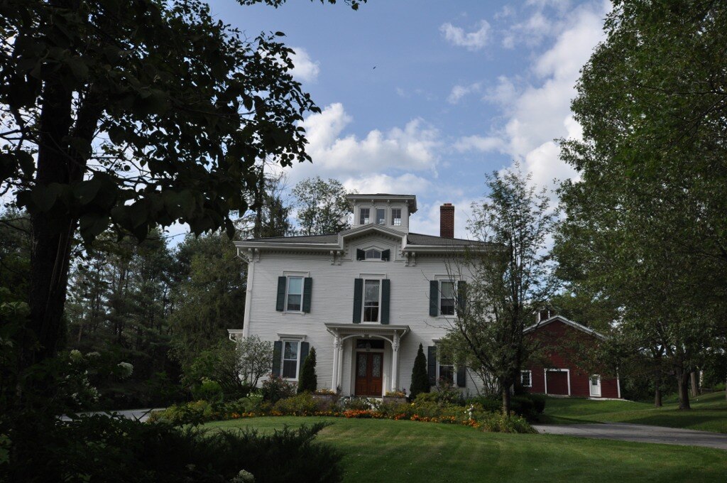 Antique Mansion Bed And Breakfast