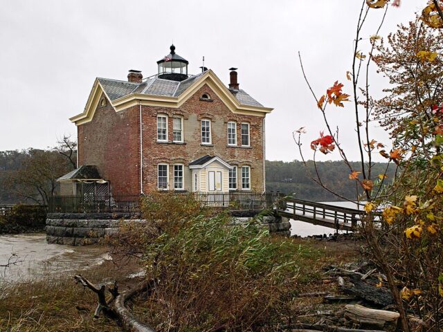 Saugerties Lighthouse Bed And Breakfast