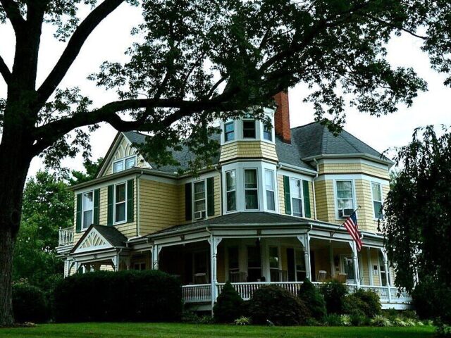 Oaks Victorian Inn Bed And Breakfast