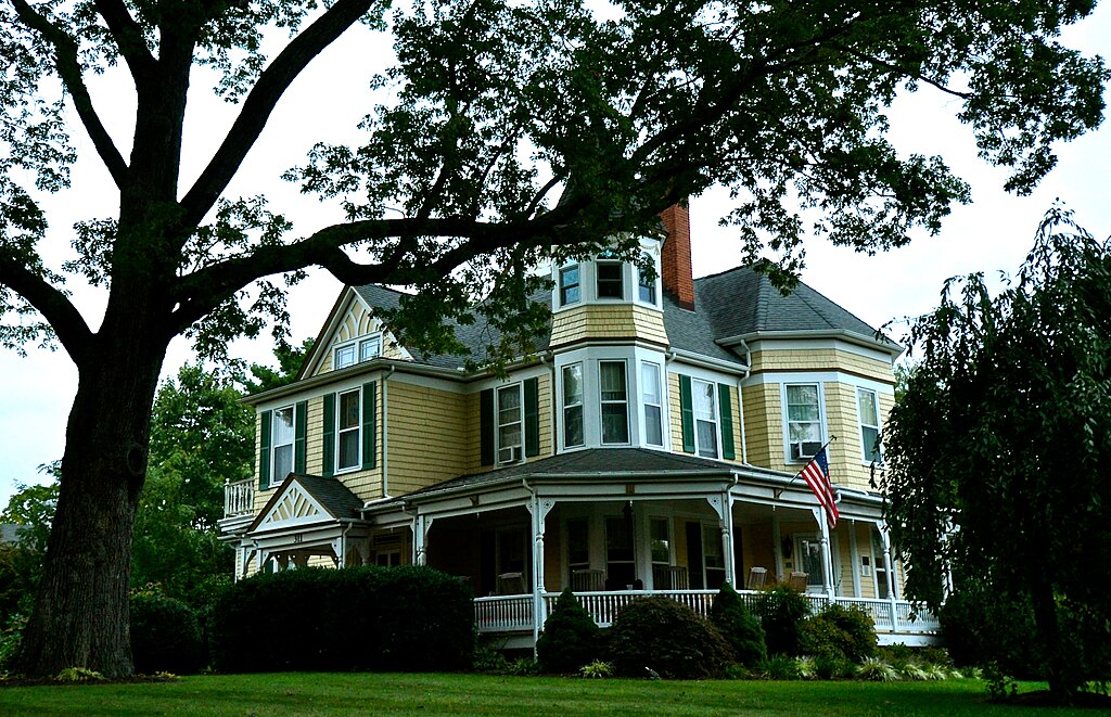 Oaks Victorian Inn Bed And Breakfast