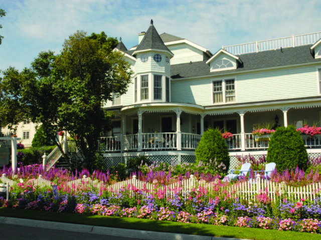 Metivier Inn Bed & Breakfast