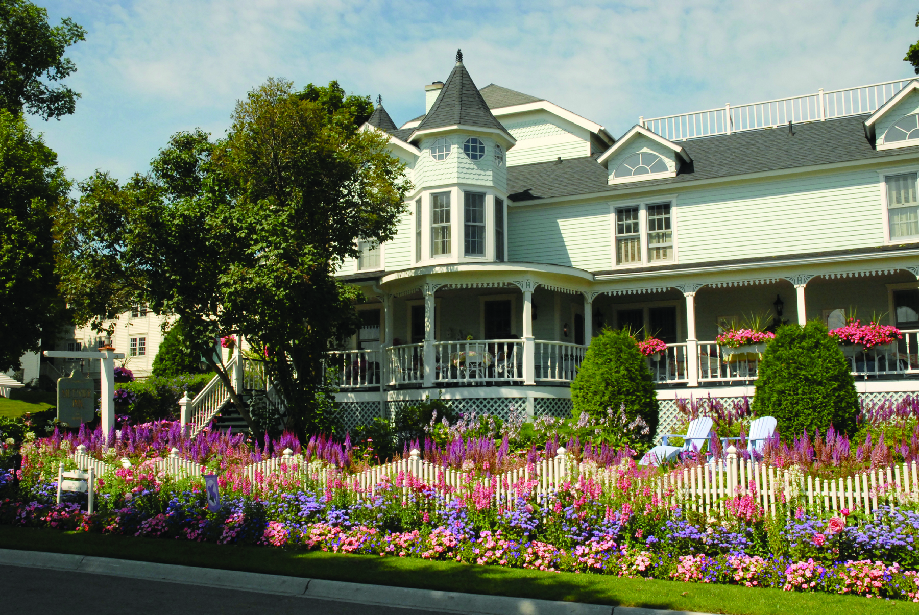 Metivier Inn Bed & Breakfast