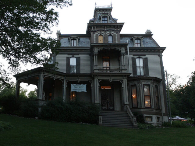 Garth Woodside Mansion Bed And Breakfast