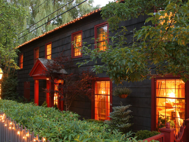 1795 Acorn Bed And Breakfast