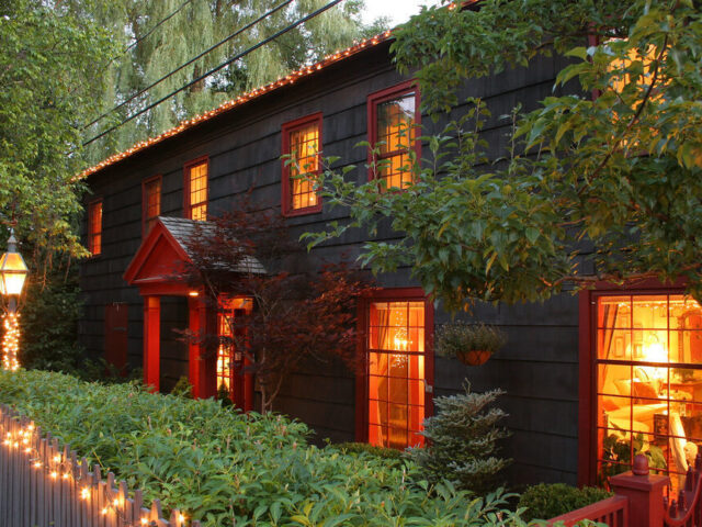 1795 Acorn Bed And Breakfast