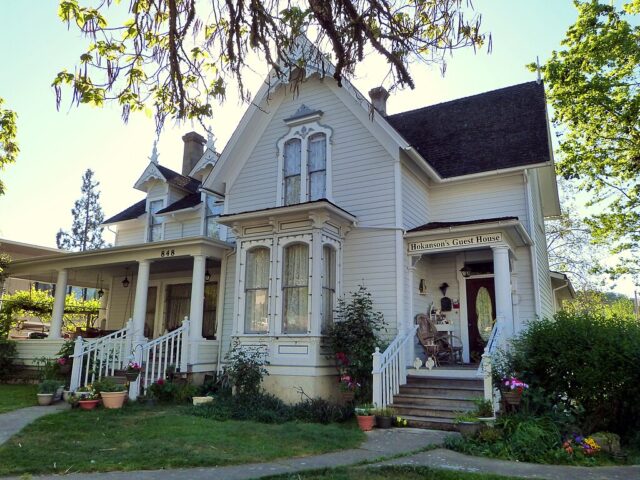 Hokanson's Guest House B&B