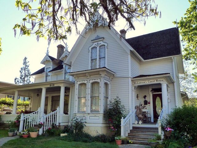 Hokanson's Guest House B&B