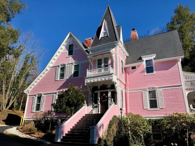 Cedar Crest Inn Bed and Breakfast